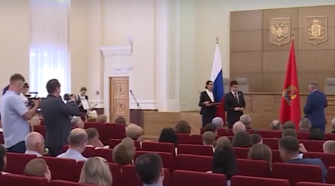     Губернатор Михаил Котюков вручил более 30 наград жителям края