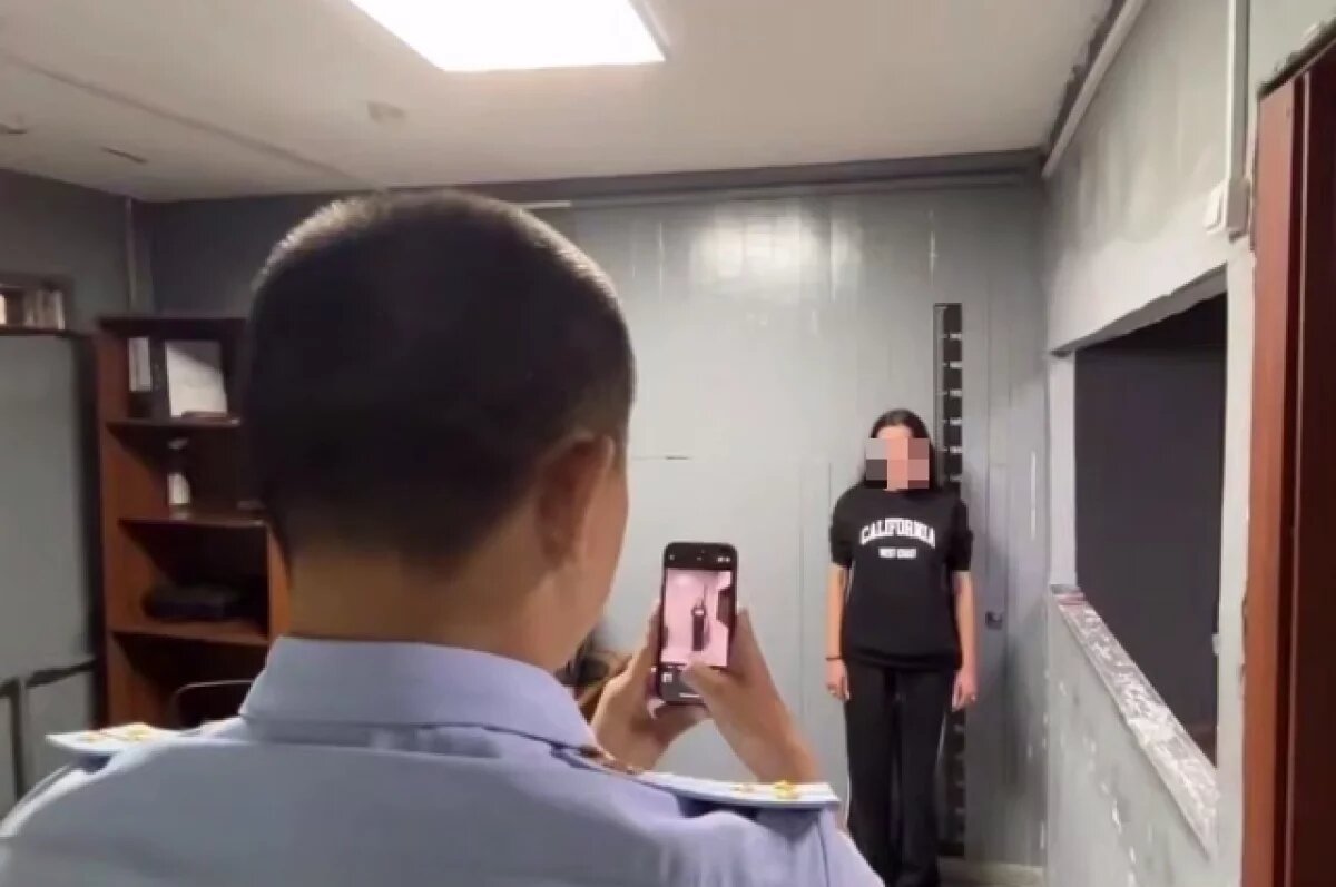    Блогеру из Иркутска, оскорбившей участников СВО, дали 13 суток ареста