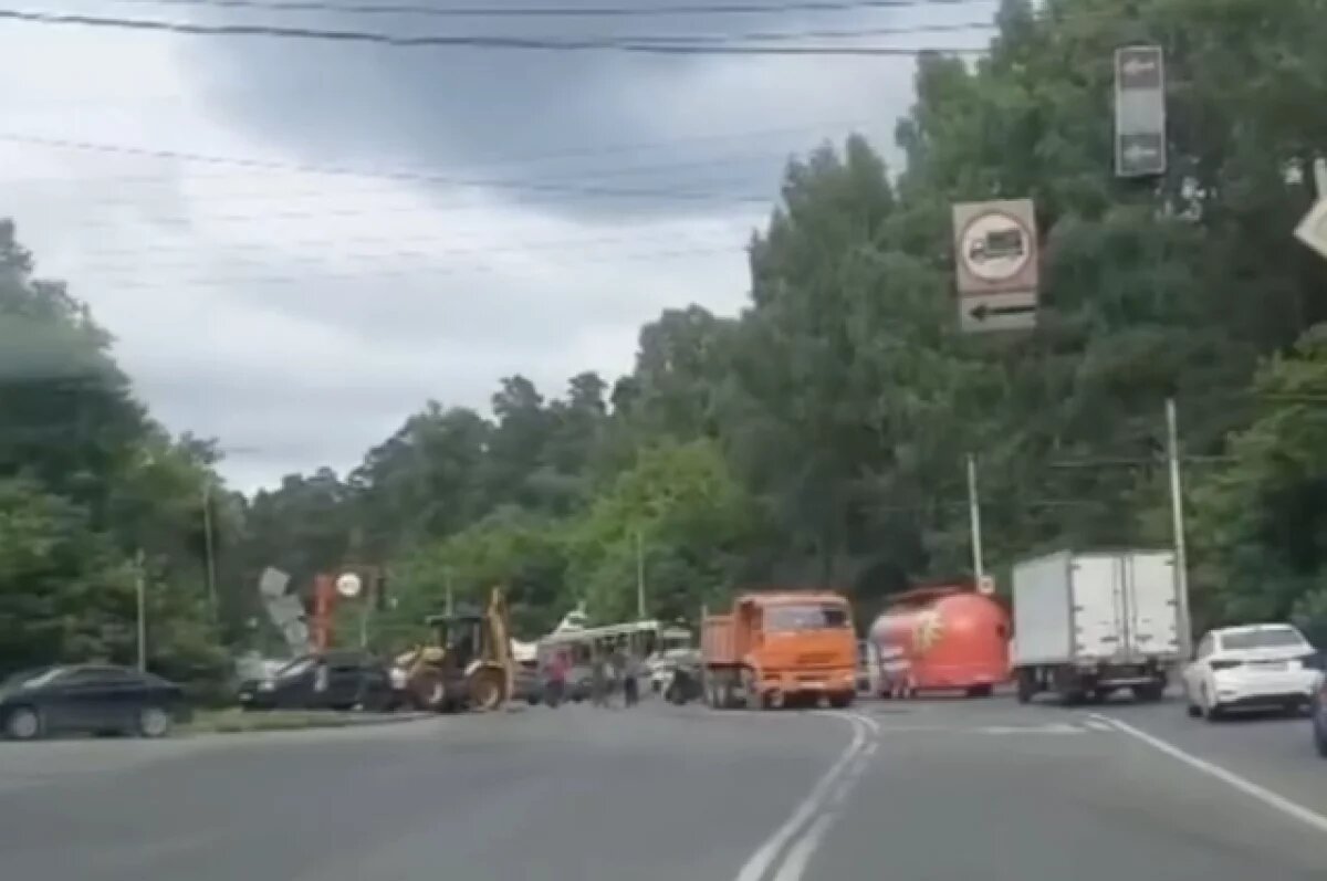    В Кемерове в ДТП столкнулись 27 автомобилей