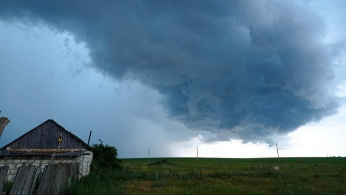    На Саратов и Энгельс идет циклон с дождем, ураганом и градомНовости Саратова и области – Сетевое издание «Репортер64»