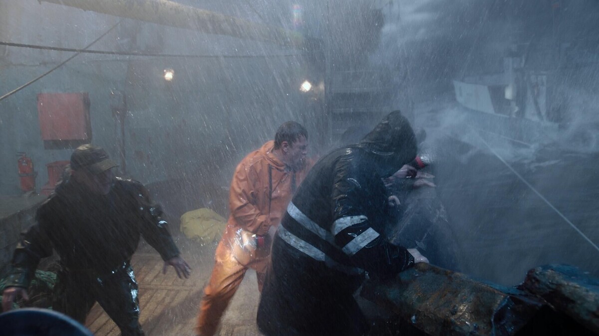 Шторм (кадры из к/ф "Снегирь").