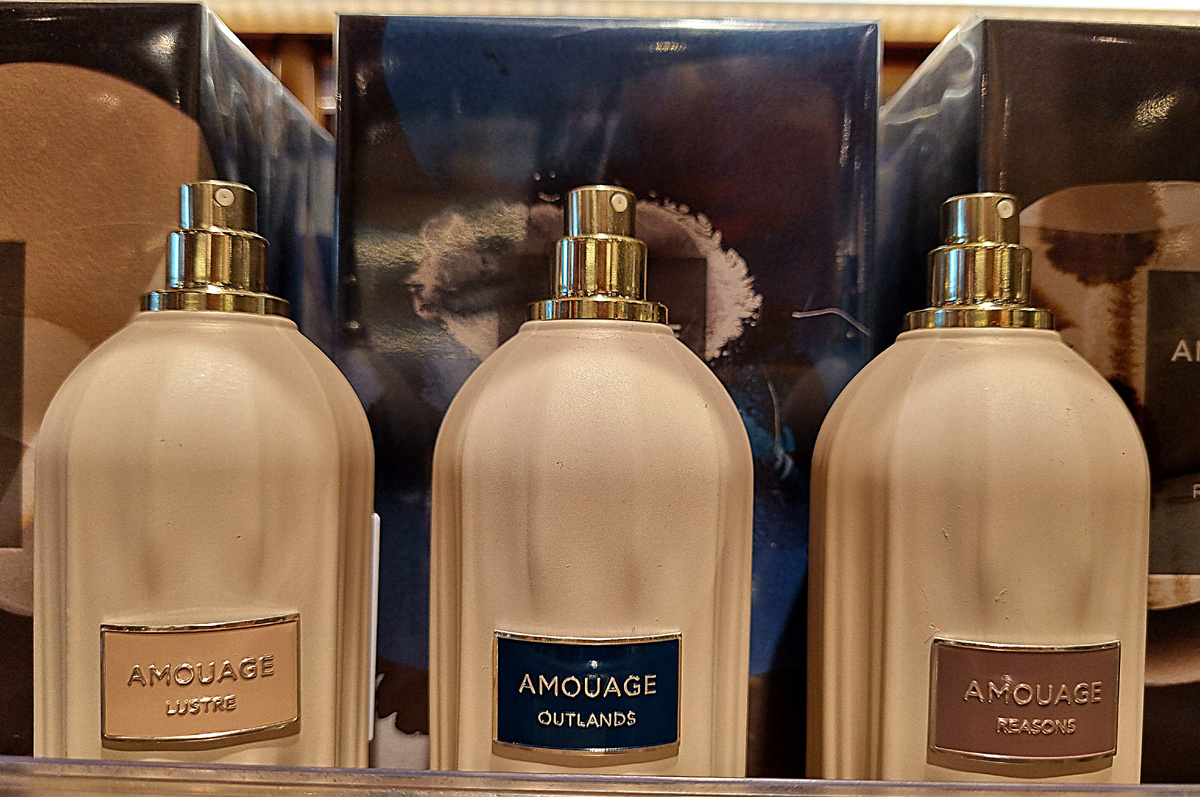 Фото автора. Мне флаконы понравились своим лаконичным дизайном. Они очень приятны на ощупь 