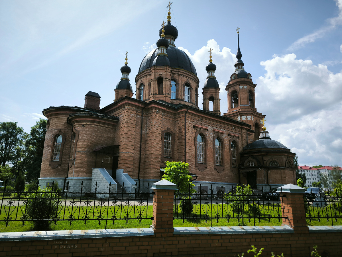 Тихоновская церковь. Ей лет двадцать, но красивая!