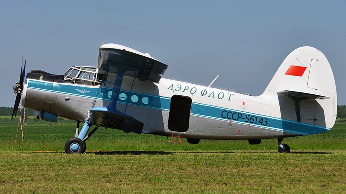 На фотографии: советский «кукурузник» Ан-2 скоро не сможет летать, а замену ему так и не сделали. Источник фото: https://cs7.pikabu.ru/post_img/2018/10/15/5/og_og_1539587973229620715.jpg