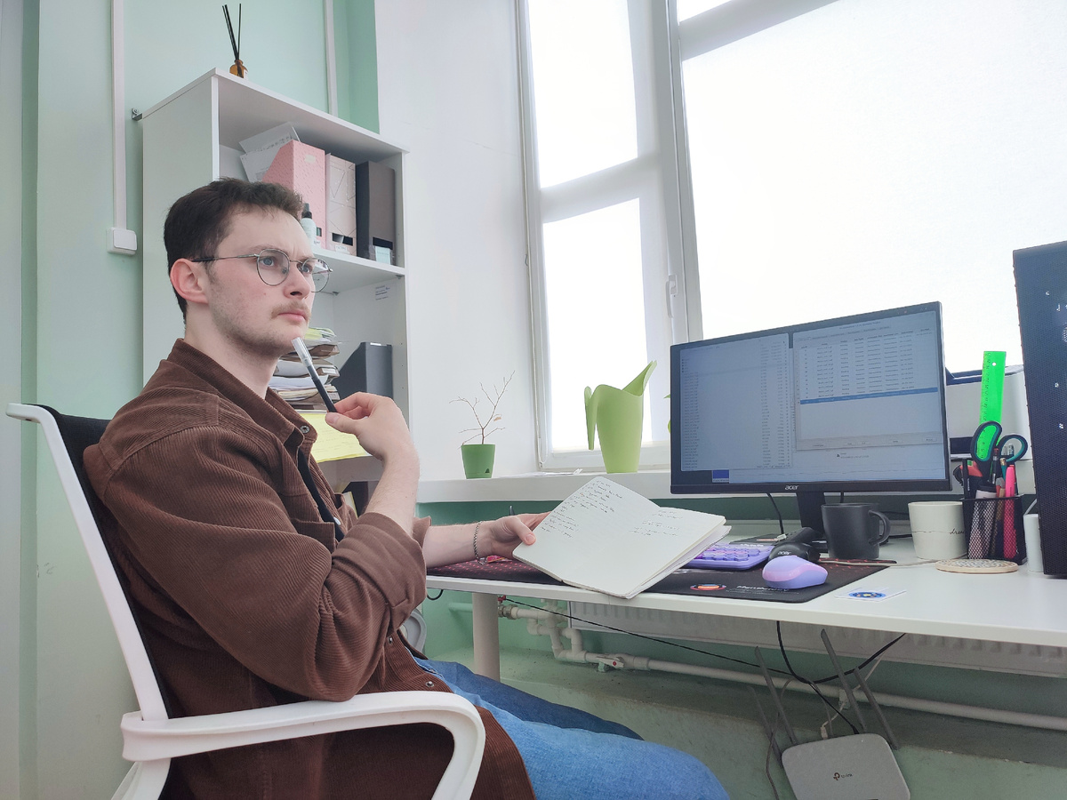 Автор статьи Марк Капланский работает над исследованием. Источник: Валерий Верхов