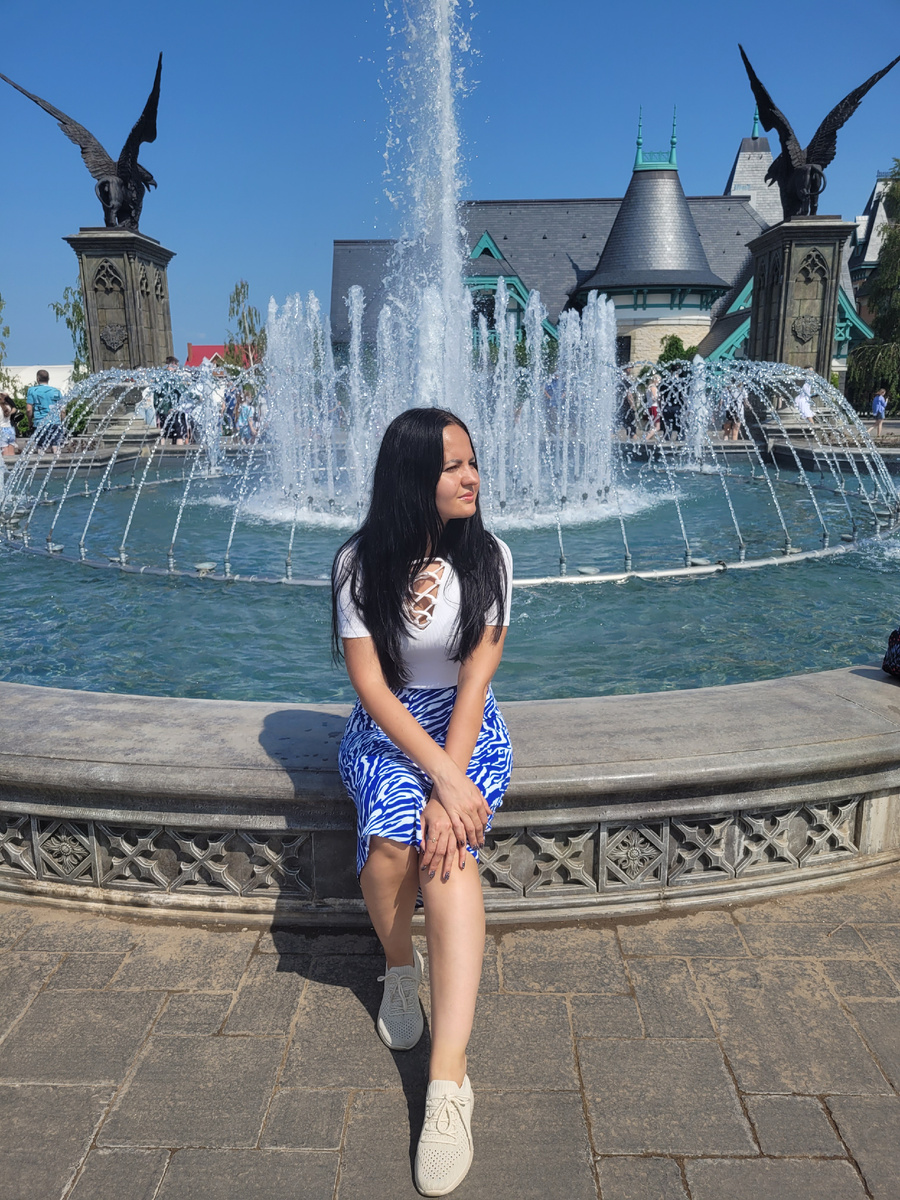 Возню с коронкой на нарощенный зуб я затеяла за пару недель до путешествия в Самару 