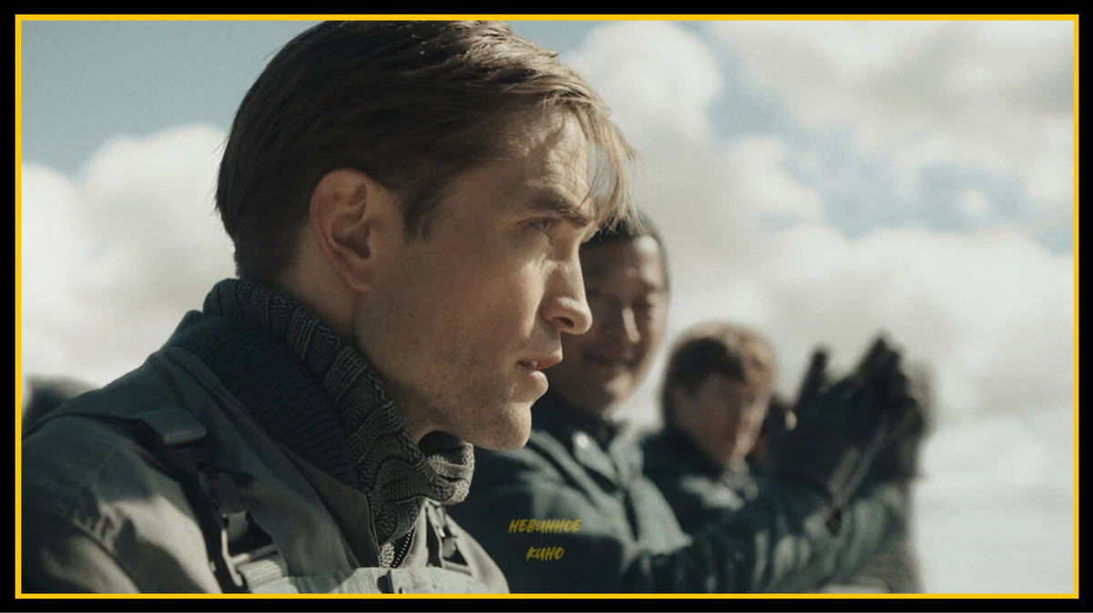 Кадр из фильма «Микки 17»