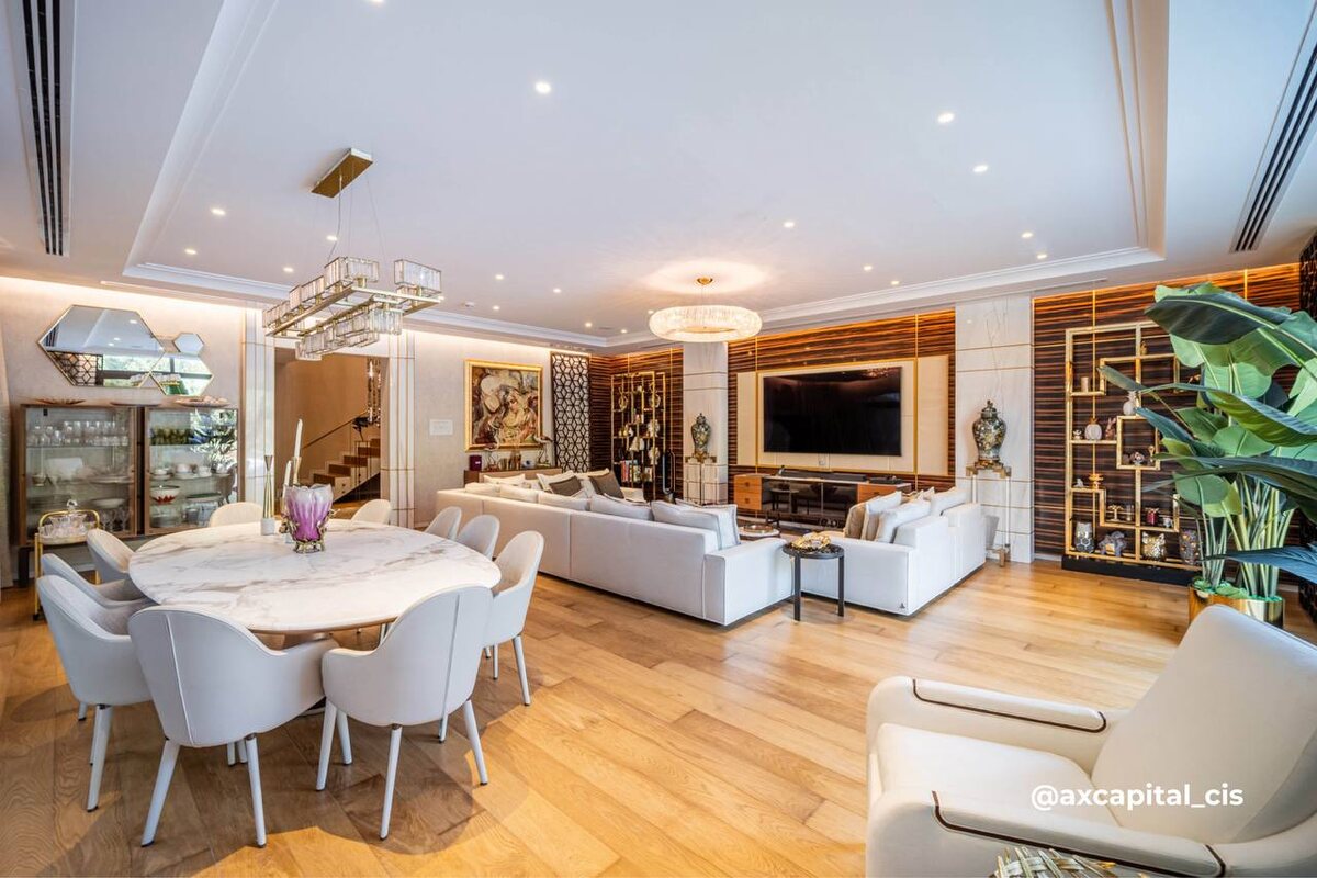 Гостиная с обеденной зоной