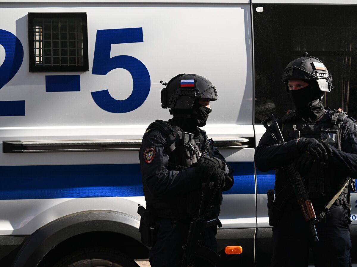    Полицейские у офиса Wildberries в Москве© РИА Новости / Рамиль Ситдиков