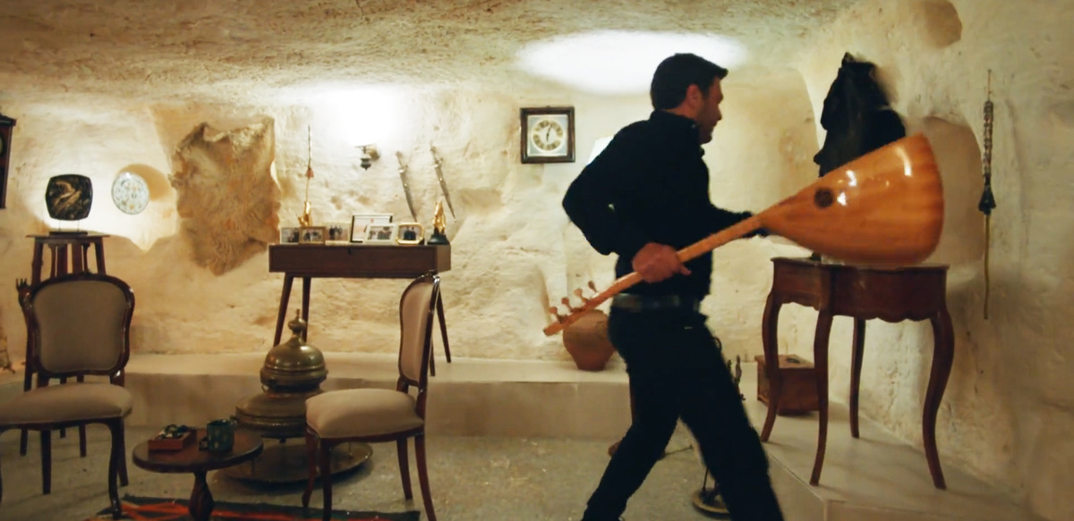 Кадр из сериала "Далекий город", 24 серия