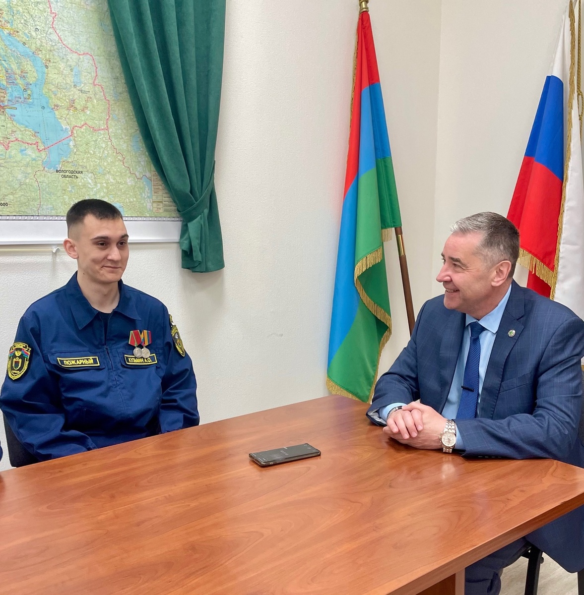    Алексей Кузьмин и Олег Поляков. Фото: Государственный комитет Карелии по ОЖ и БН