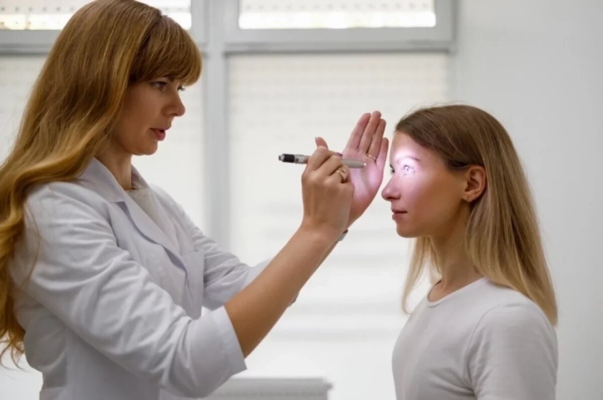    Врач Мясников назвал три случая, когда капли от «красных глаз» не помогут