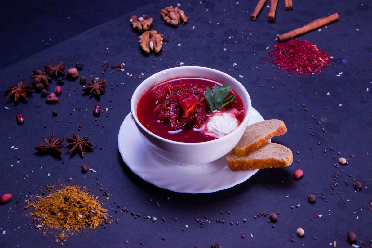    Холодный борщ с клубникой взорвал мою кухню