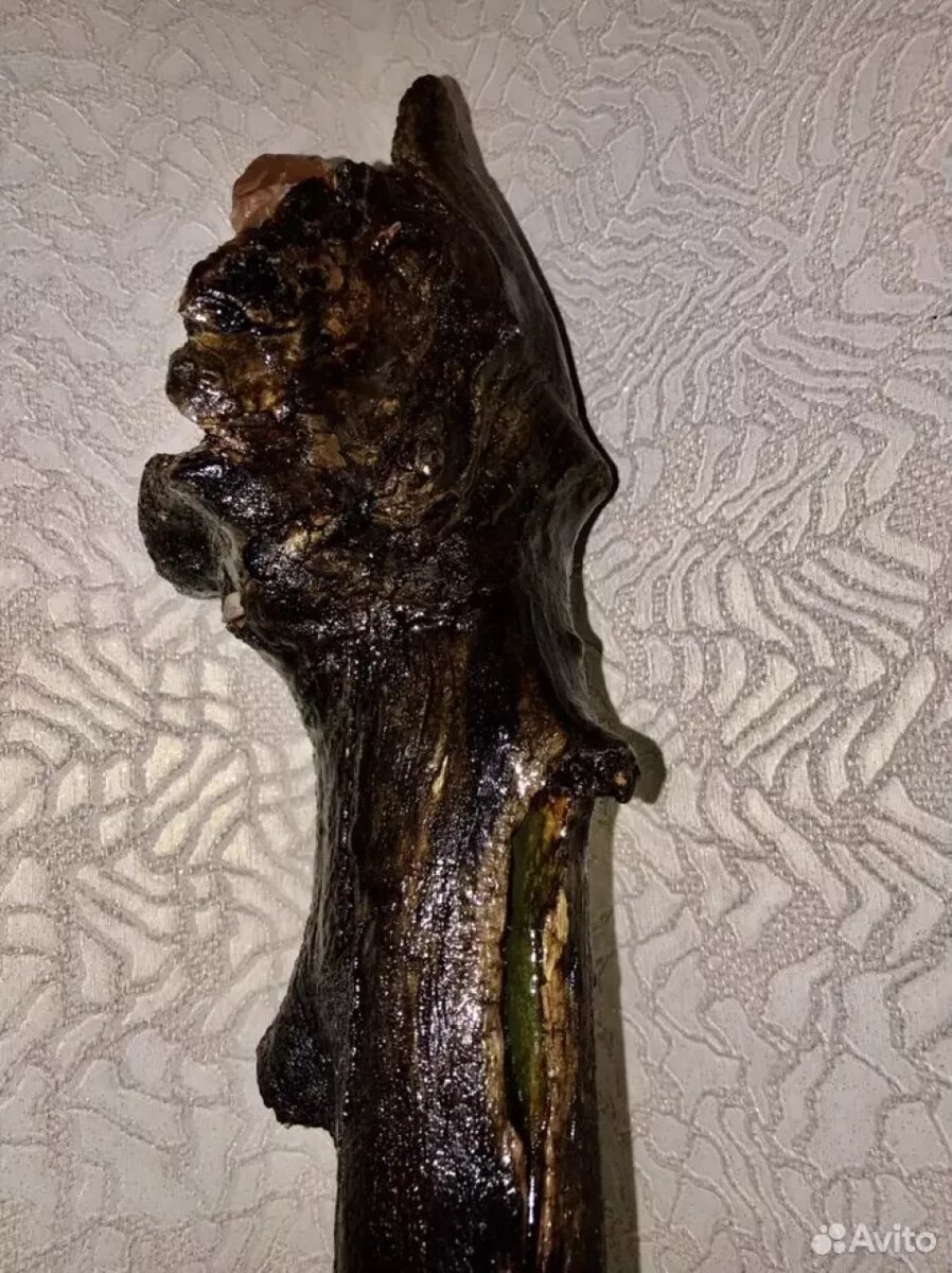    Посох продают в Республике Алтай за 2 млн рублей. Источник: avito.ru