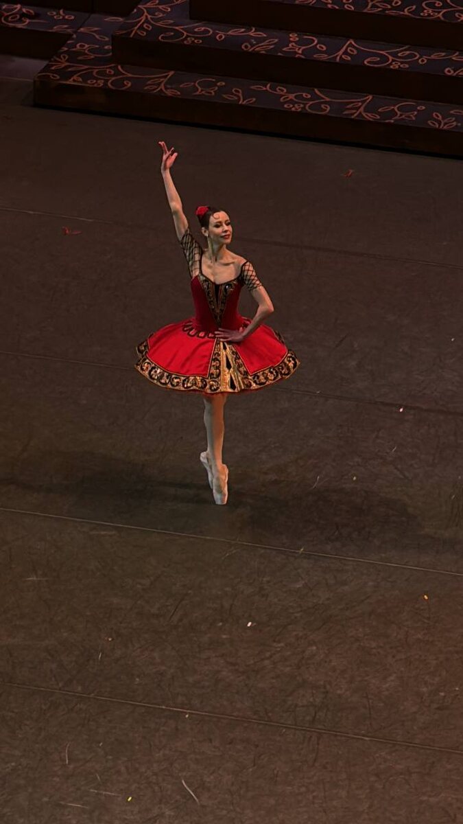 Китри — Кристина Кретова.