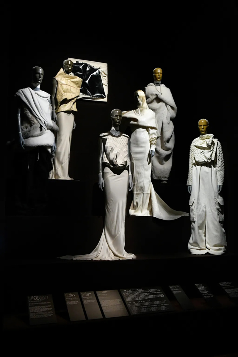    В Париже покажут ретроспективу творчества Рика Оуэнса (фото 1)