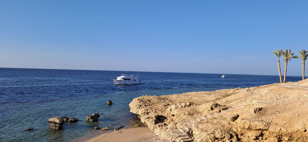 Территория Sheraton Sharm Hotel. Шарм-эль-Шейх, Египет.  