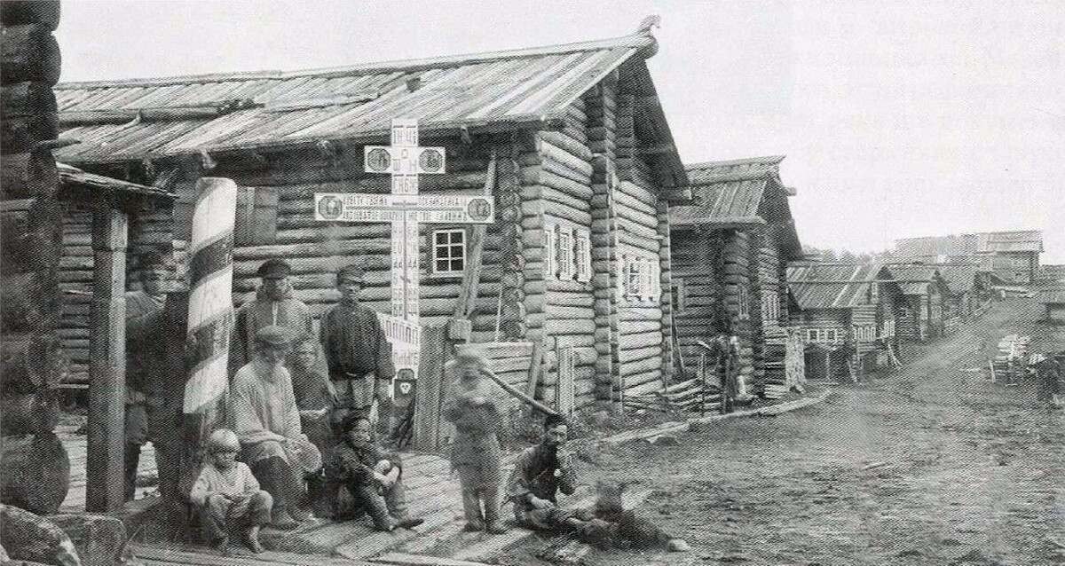 Крестьяне деревни Юромы Мезенского уезда. Начало ХХ века.