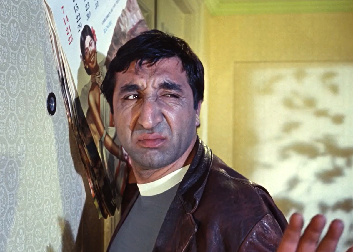 Кадр из кинофильма "Кавказская пленница, или Новые приключения Шурика", 1966 г., режиссер Леонид Гайдай, сценаристы Яков Костюковский, Морис Слободской, Леонид Гайдай, композитор Александр Зацепин (скриншот)