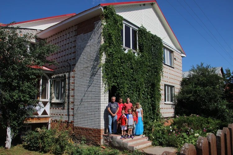 Красивый двухэтажный дом. Фото: Алена Андрианова