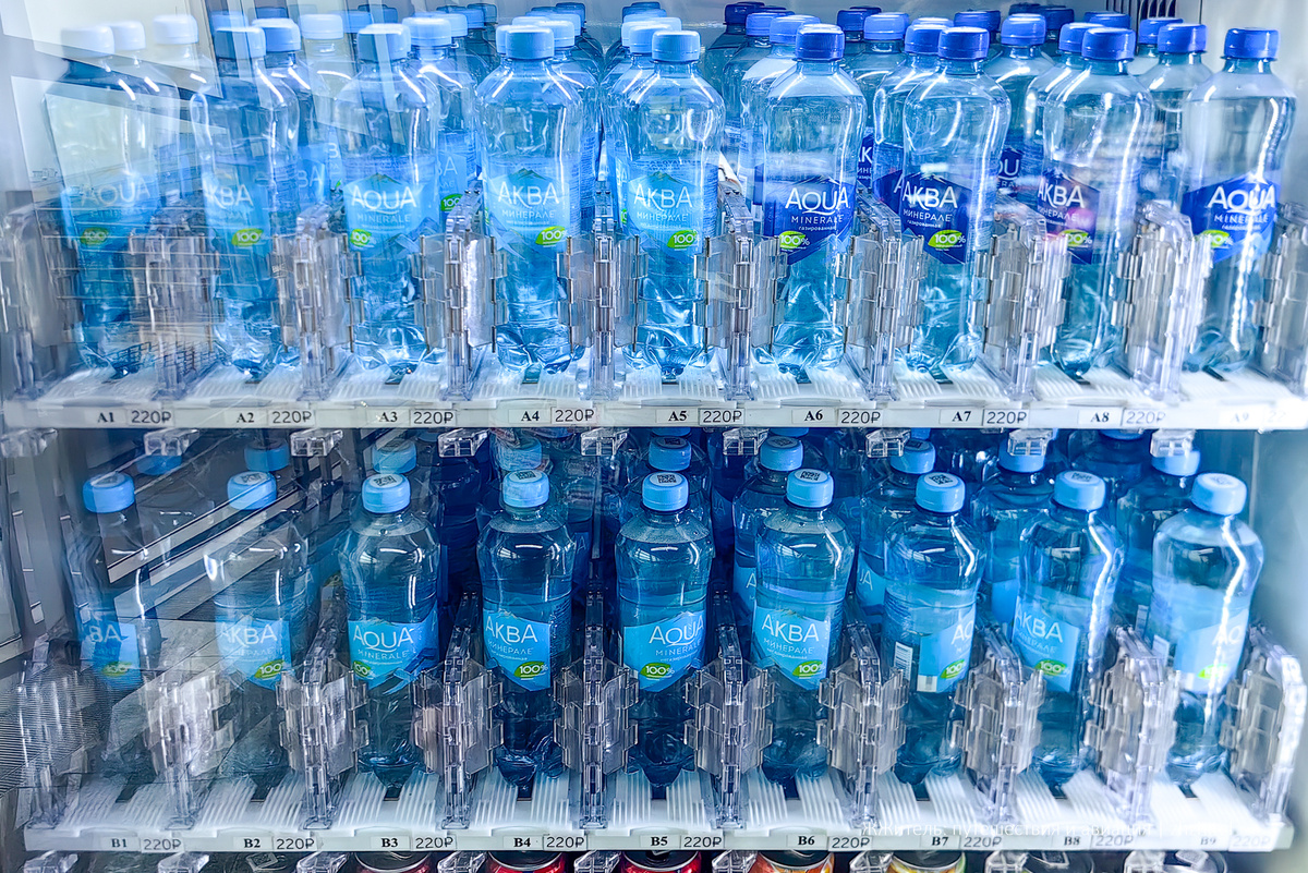 Как вам вода по 220 рублей за бутылку 0,5 л?