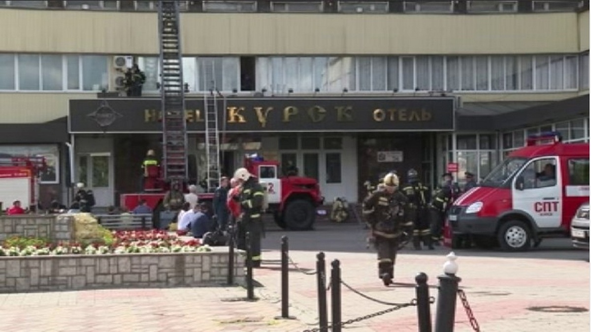    В центре Курска сегодня тушили гостиницу