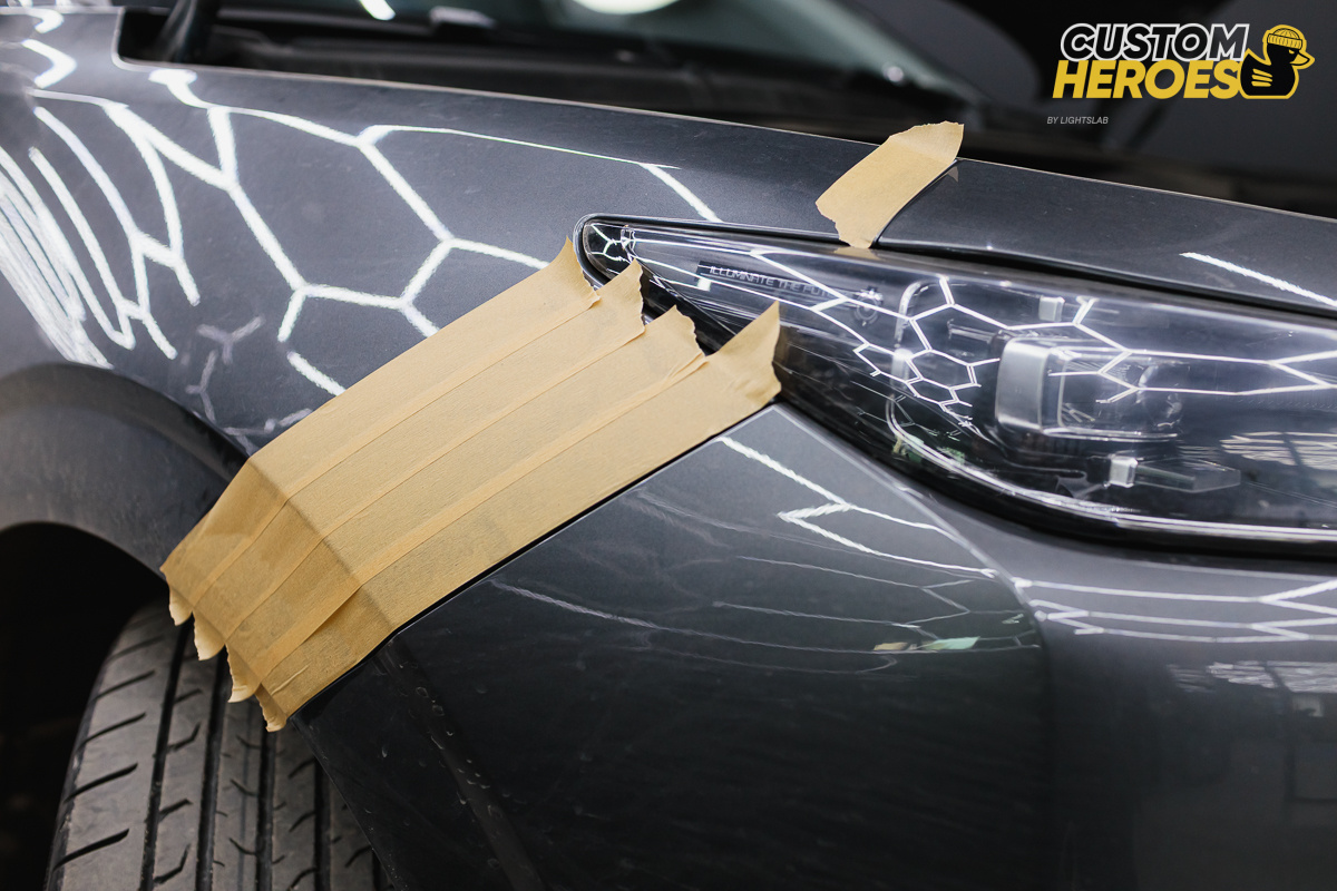 Источник фото: https://custom-heroes.ru/raboty/vid-uslugi/avtosvet/zamena-linz/changan-uni-k-2024-obnovlenie-optiki-dlya-trassy-i-bezopasnosti/