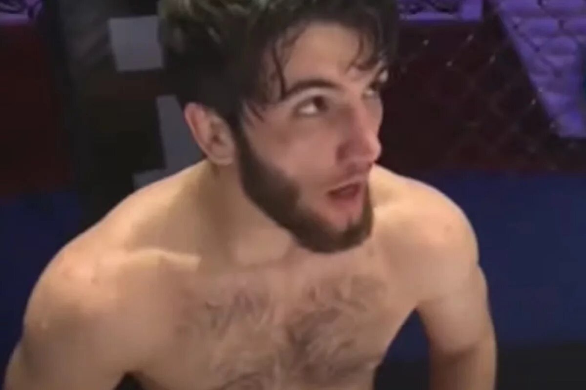    Боец ММА из Чечни Ахъядов заявил, что убить инспектора его заставил джинн