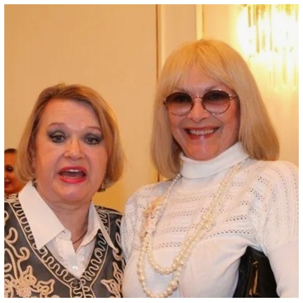 Барбаре почти все равно, но Валентина злится