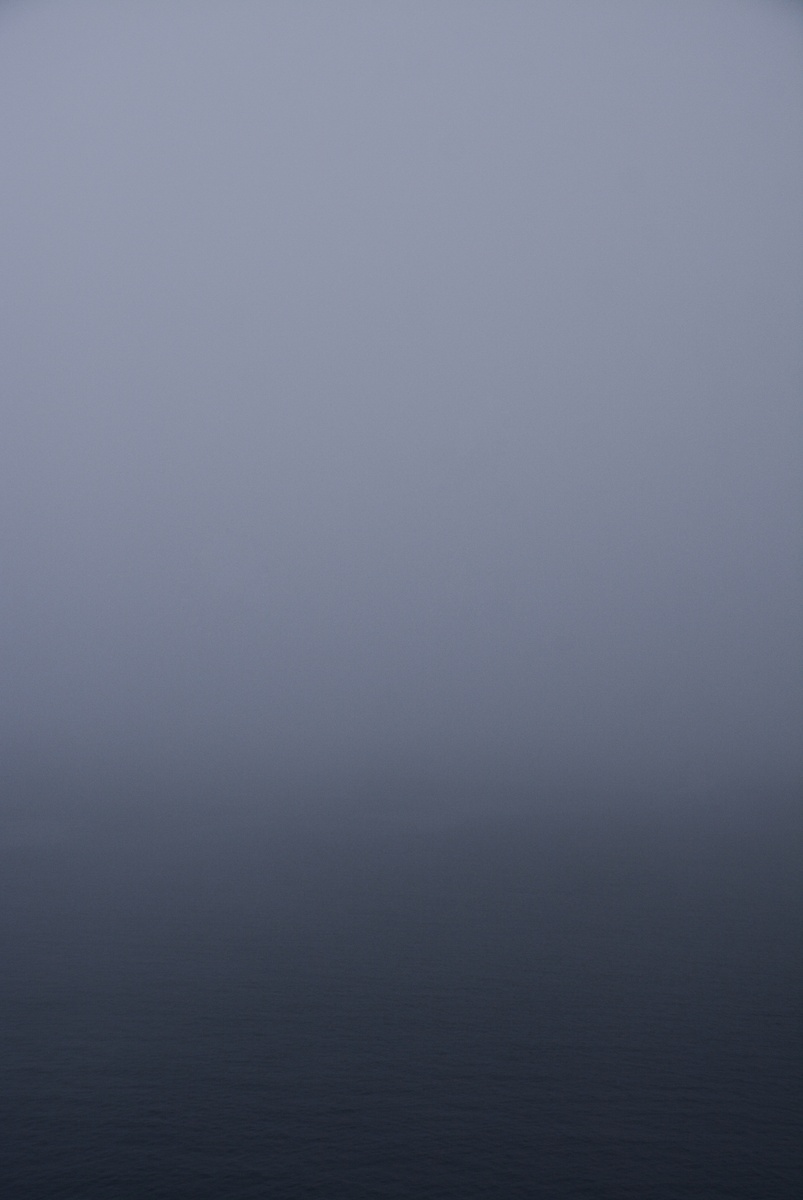 Мне очень нравится этот снимок. Туман переходит в море... 