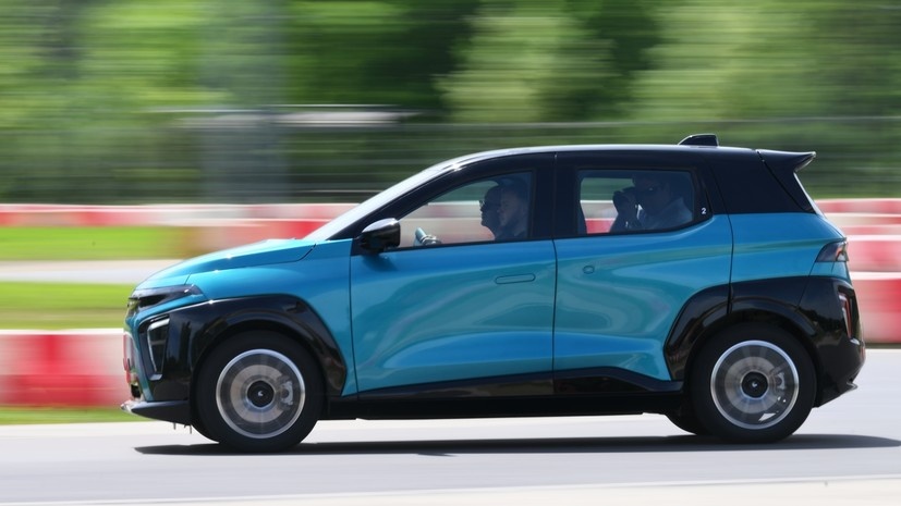     Тест-драйв электромобиля «Атом» РИА Новости Евгений Биятов