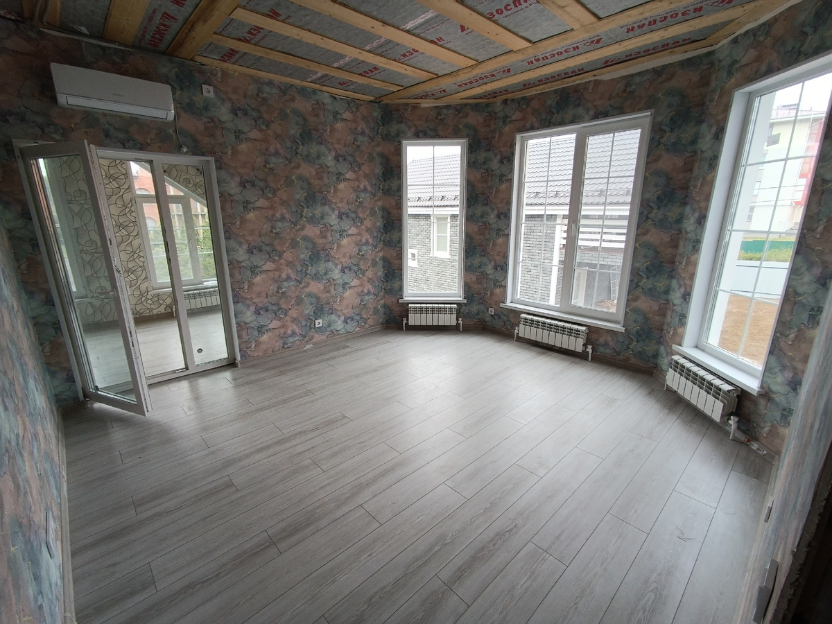 И здесь тоже покачивало.