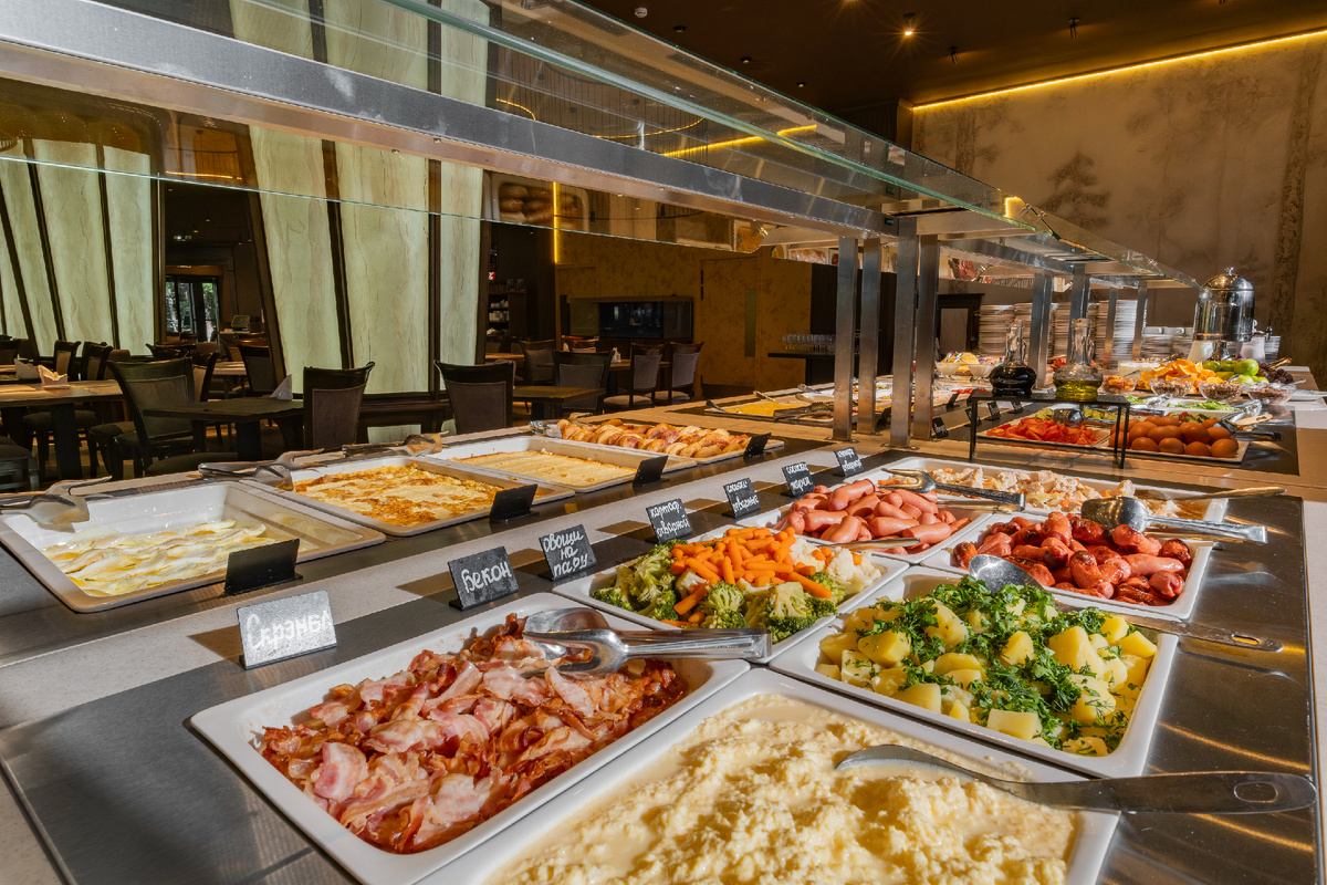 Завтрак в формате " шведский стол" в ресторане " Калита" ( парк-отель "Бухта Коприно") 