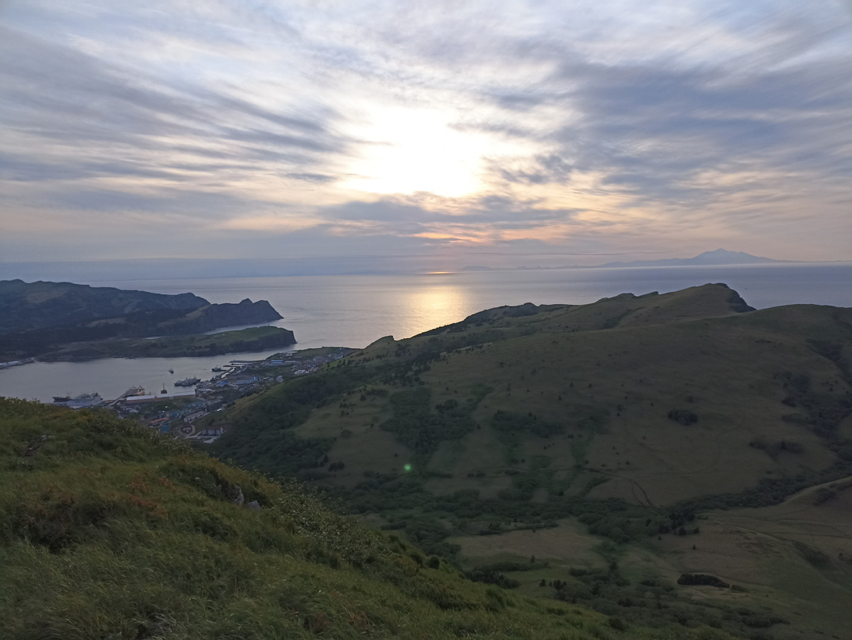 Поднимаемся на гору Шикотан