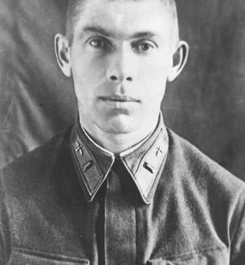 26 июня 1941 года советский летчик Николай Гастелло совершил первый, во время Великой Отечественной, таран немецкой военной колонны