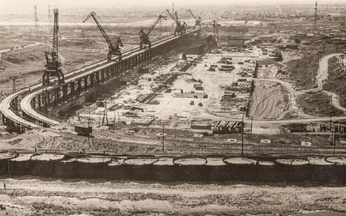 Строительство Каховской ГЭС стало ключевым фактором в решении о передаче полуострова