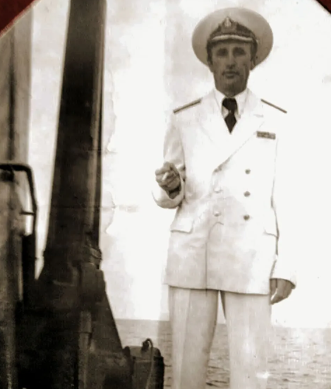 Командир подводной лодки Б-855 Юрий Петрович Даценко. Индийский океан, боевая служба в 1977 году.  Фото Олега Воронина (1956 г.р.)