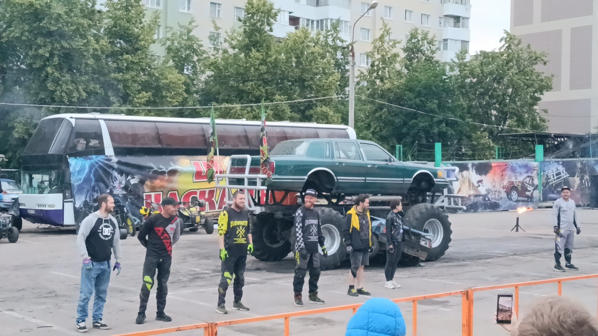 Команда каскадёров(фото автора). 