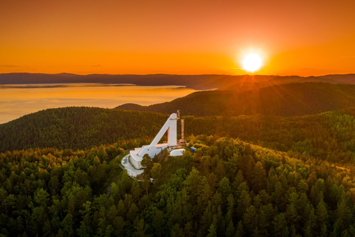 Большой солнечный вакуумный телескоп (БСВТ)