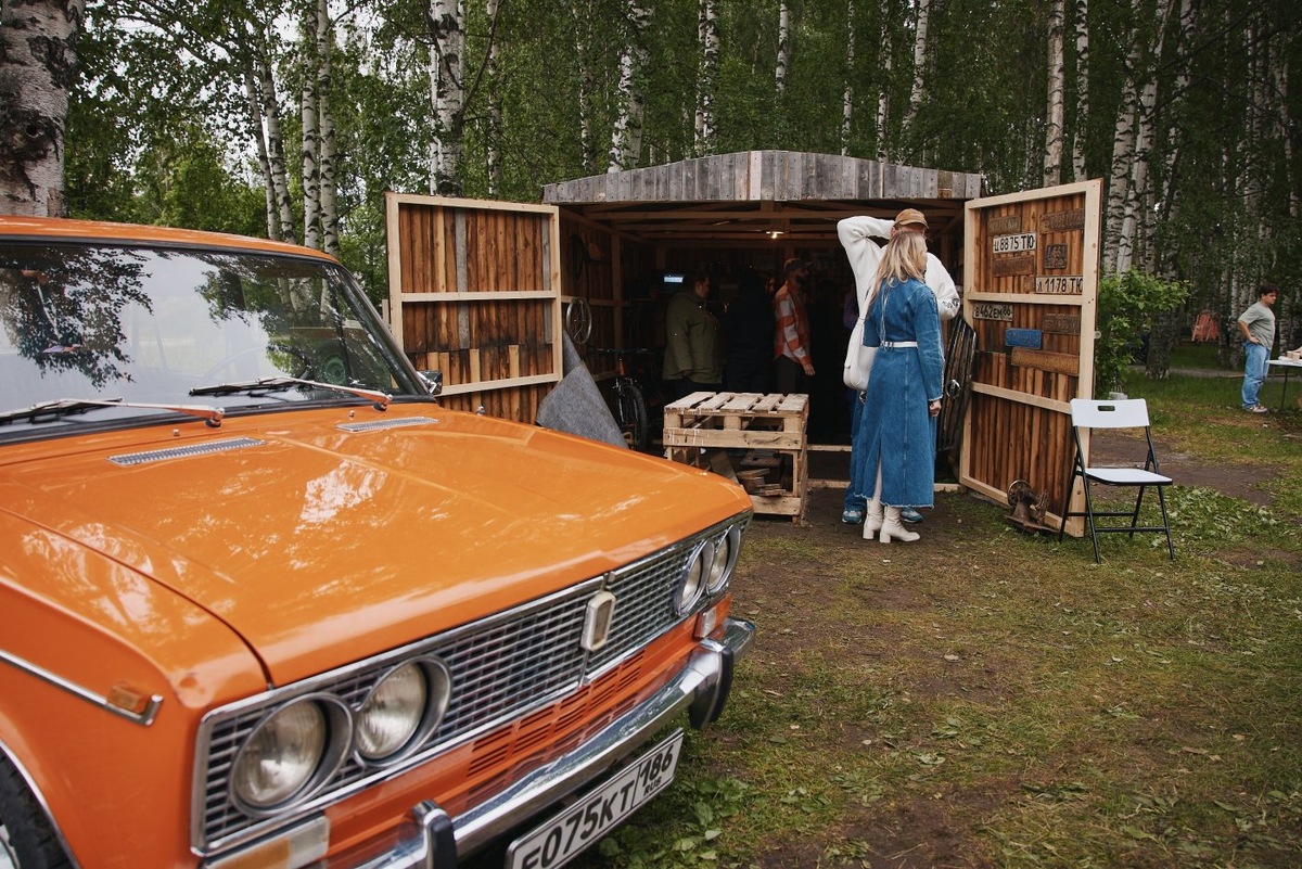    Театр, хор горожан и «Папин гараж»