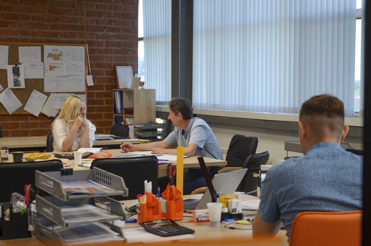 Работодатели начали обсуждать снижение выплат сотрудникам.  Фото: Фото: ФедералПресс / Дмитрий Шевалдин