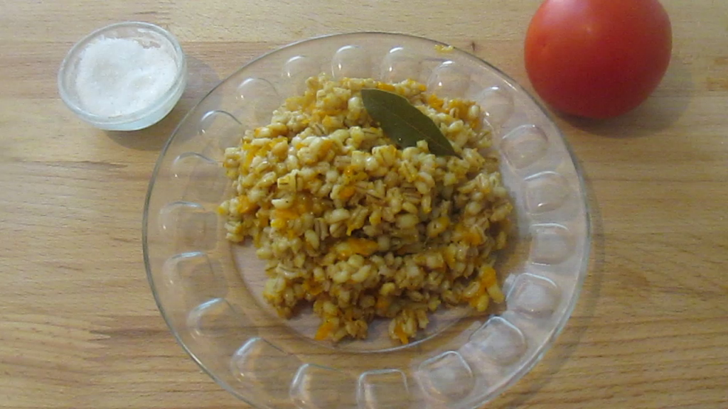 Перловая каша с овощами.