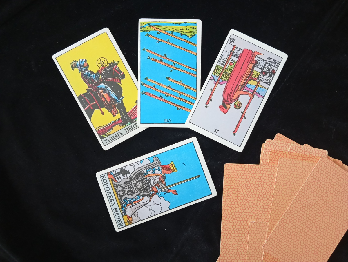 Таро для Козерогов на июль 2025