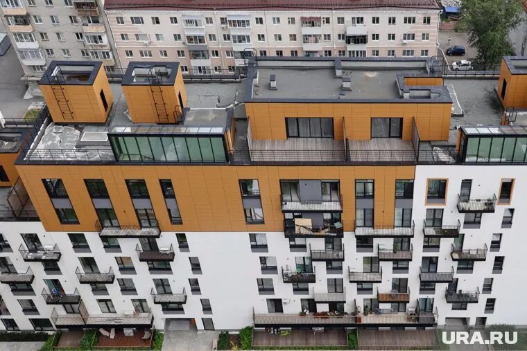 В новом жилом комплексе Кургана протекает крыша. Фото: Екатерина Сычкова © URA.RU