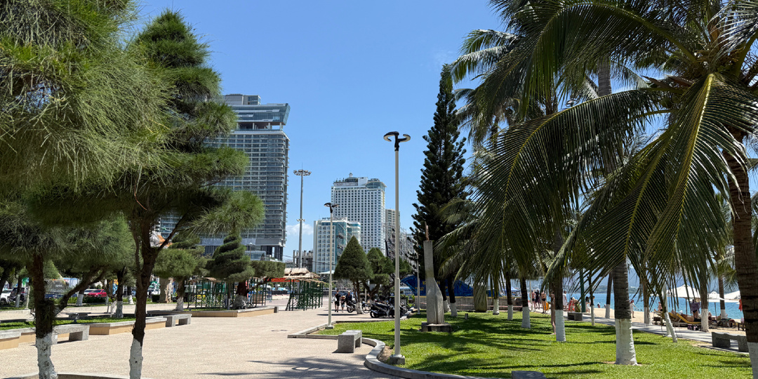 Нячанг. Набережная, пляж, цены на шезлонги, банкоматы. Плюсы и минусы