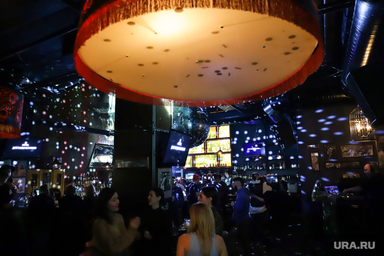 Челябинцам предлагают обрести новые знакомства на вечеринках. Фото: Размик Закарян © URA.RU