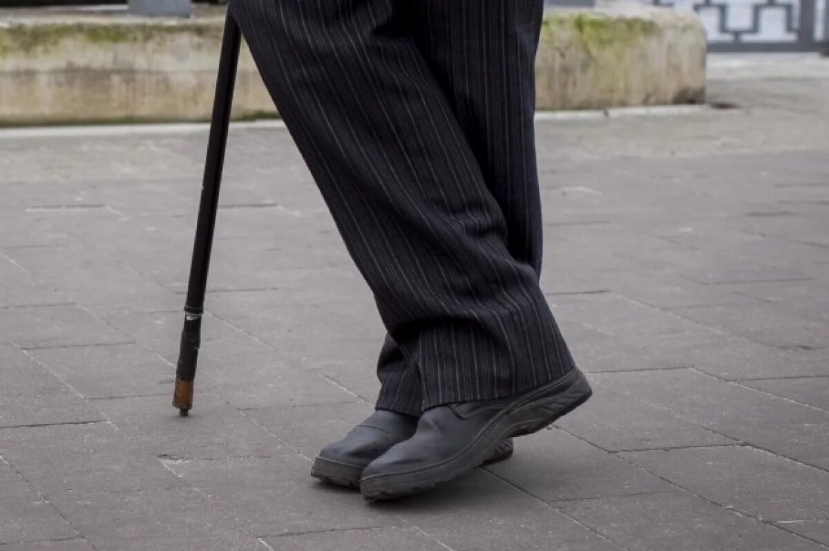    79-летний осужденный в Челябинске получил трость при содействии прокуратуры