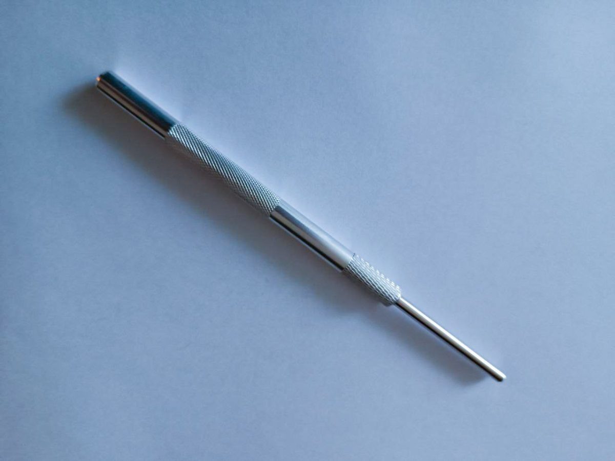    Он представляет из себя ручку с магнитом и стоит всего 300 рублей