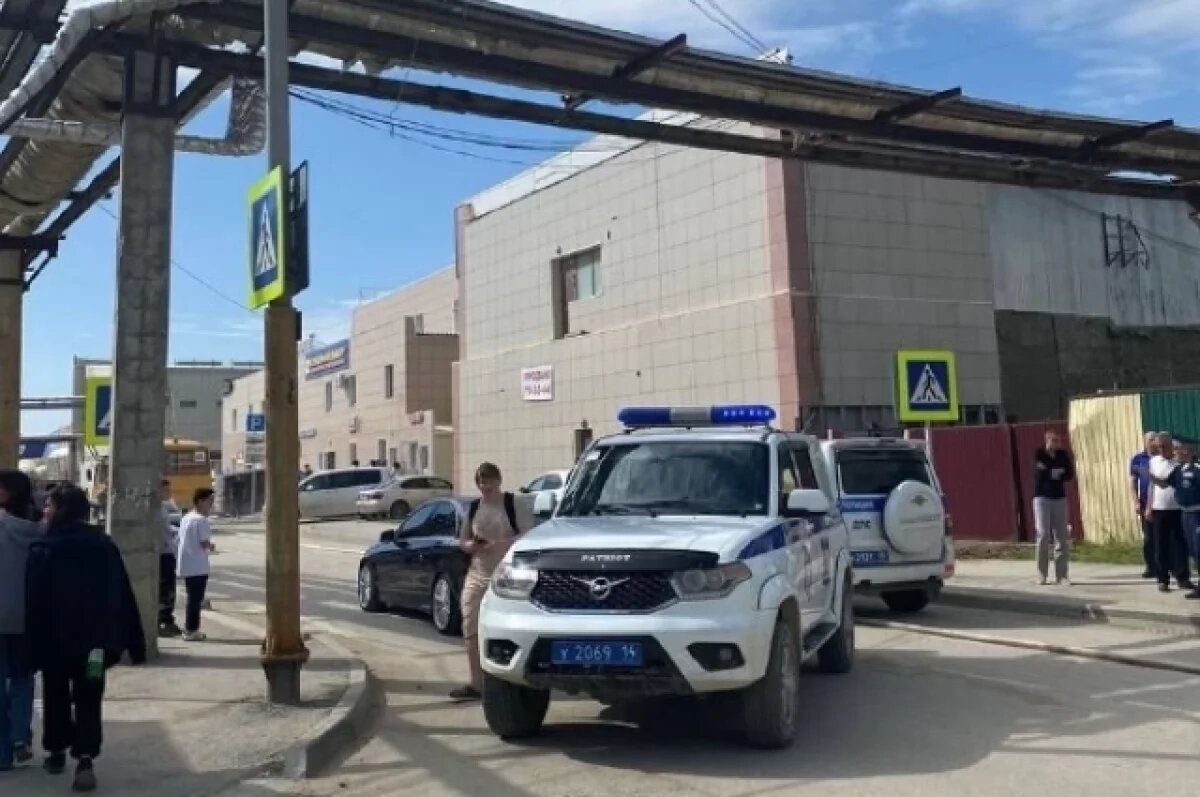    Крупный пожар на овощебазе на улице Труда тушат в Якутске