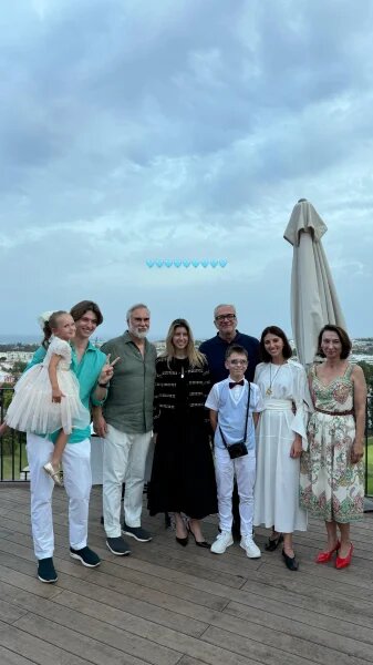    Валерий Меладзе с семьей. Фото: соцсети